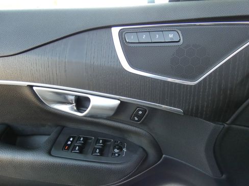 Used 2020 Volvo XC90 T6 Momentum image 66