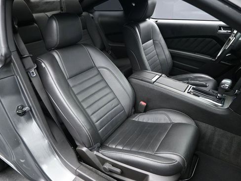 Used 2011 Ford Mustang Premium w/ 202A Rapid Spec Order Code image 26