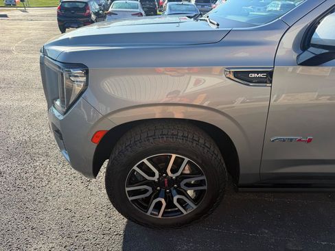 Used 2023 GMC Yukon XL AT4 w/ AT4 Premium Package AWD/4WD image 13