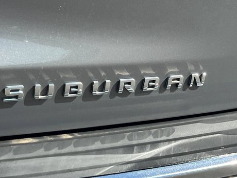 Used 2018 Chevrolet Suburban Premier AWD/4WD image 42