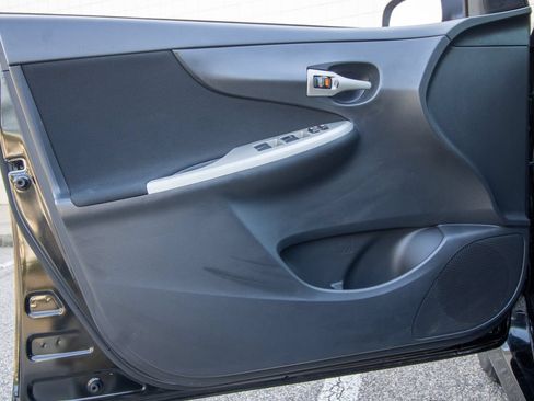 Used 2013 Toyota Corolla S FWD image 10