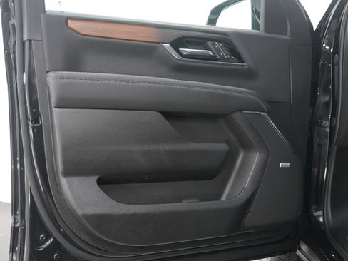 Used 2025 GMC Yukon Denali image 22