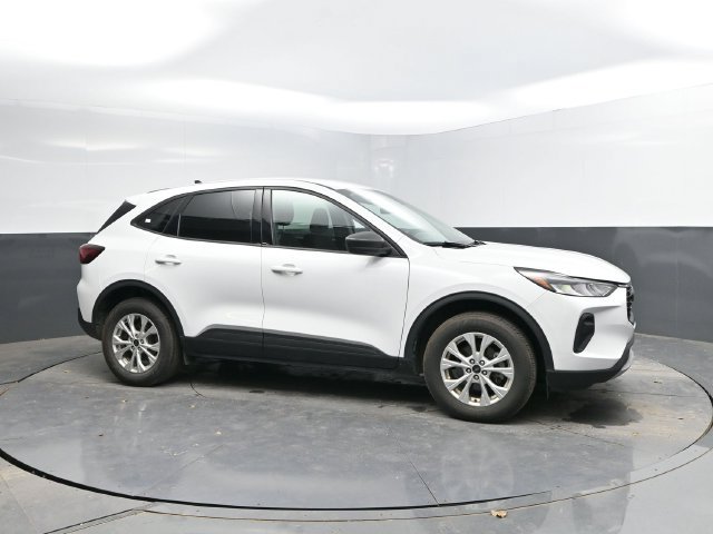 Used 2025 Ford Escape Active AWD/4WD image 3