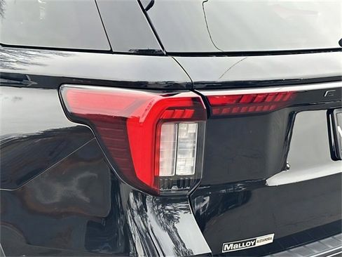 Used 2025 Ford Explorer ST-Line w/ ST-Line Street Pack image 6