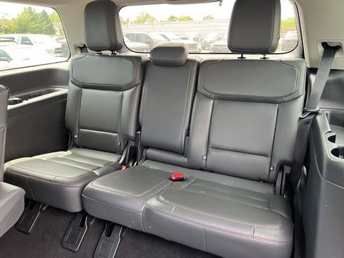 Used 2025 Ford Expedition Active AWD/4WD image 5