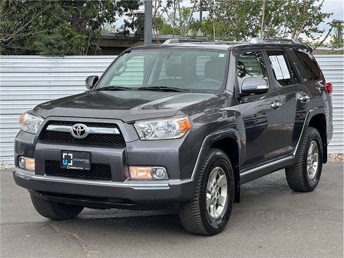Used 2013 Toyota 4Runner SR5 w/ Premium Pkg AWD/4WD image 6