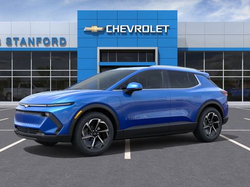 New 2026 Chevrolet Equinox EV LT image 2