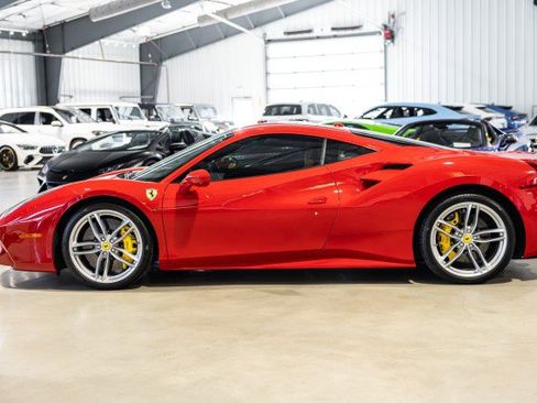 Used 2016 Ferrari 488 GTB RWD image 3