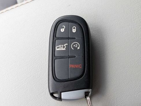Used 2021 Jeep Cherokee Limited AWD/4WD image 33
