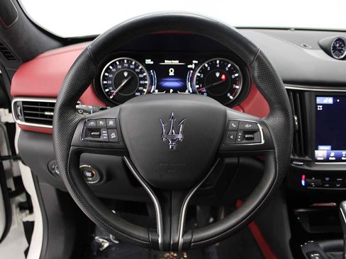 Used 2022 Maserati Levante GT image 20