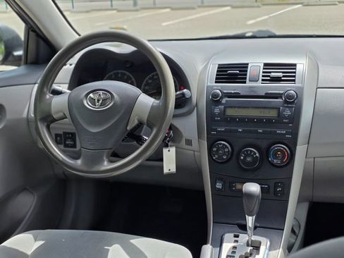 Used 2010 Toyota Corolla image 39