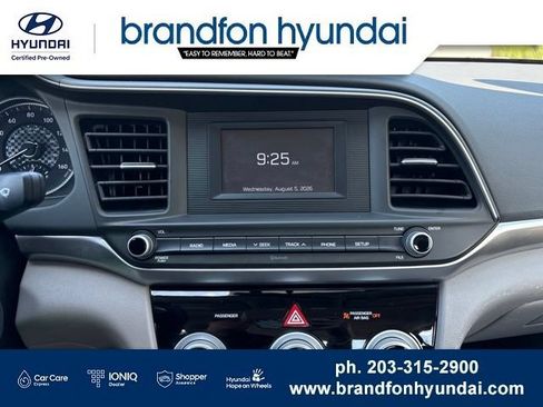 Used 2019 Hyundai Elantra SE FWD image 19