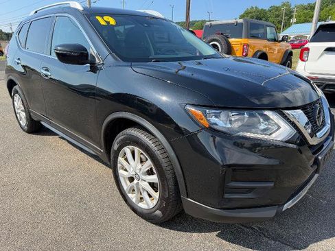 Used 2019 Nissan Rogue SV AWD/4WD image 1