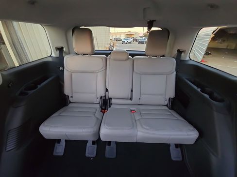 New 2025 Ford Expedition Active image 12