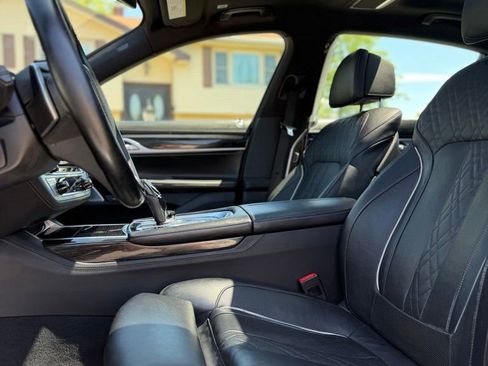 Used 2019 BMW 750i xDrive w/ Executive Package AWD/4WD image 8