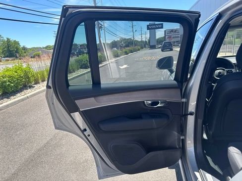 Certified 2025 Volvo XC90 B6 Plus AWD/4WD image 16