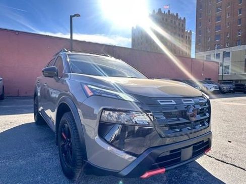 Certified 2025 Nissan Rogue SV w/ Rock Creek Premium Package image 3