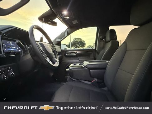 Used 2024 Chevrolet Silverado 1500 LT w/ Z71 Off-Road Package AWD/4WD image 28