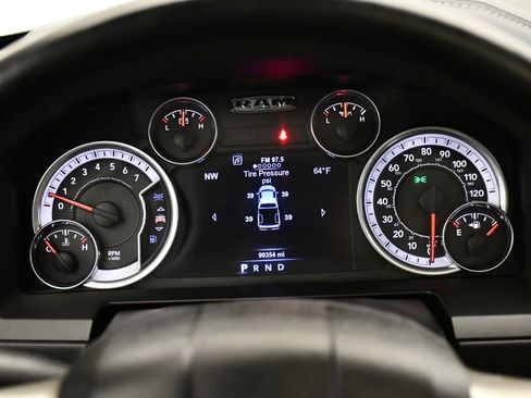 Used 2015 RAM 1500 Laramie w/ Convenience Group image 28