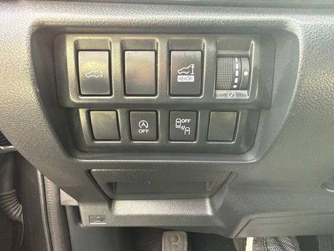 Used 2019 Subaru Forester Premium AWD/4WD image 18
