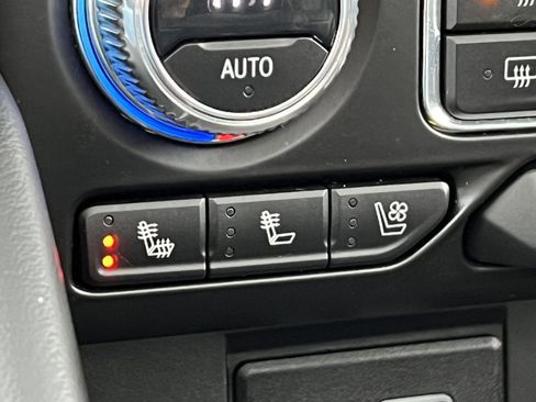 Used 2023 GMC Yukon AT4 w/ AT4 Premium Package image 31