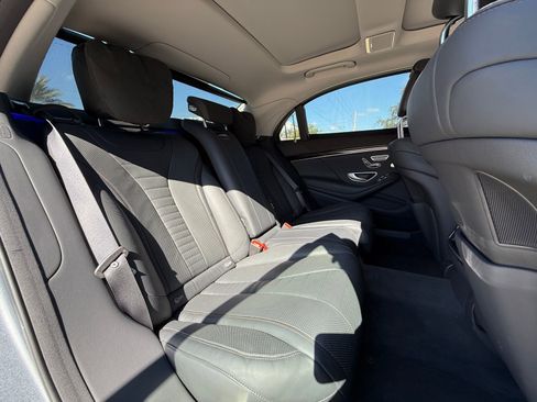 Used 2020 Mercedes-Benz S 560 4MATIC Sedan image 17