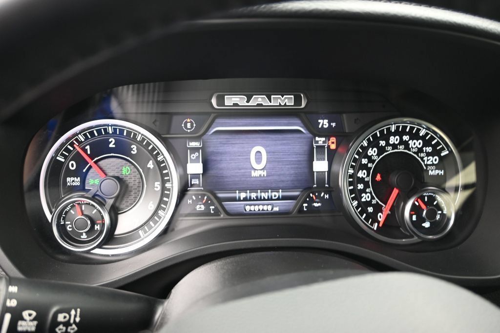 Used 2022 RAM 1500 Laramie AWD/4WD image 23