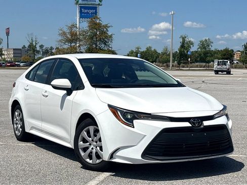 Used 2024 Toyota Corolla LE FWD image 1