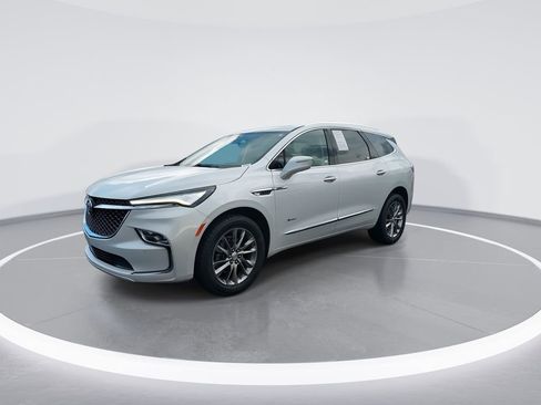 Used 2022 Buick Enclave Avenir w/ Avenir Technology Package image 4