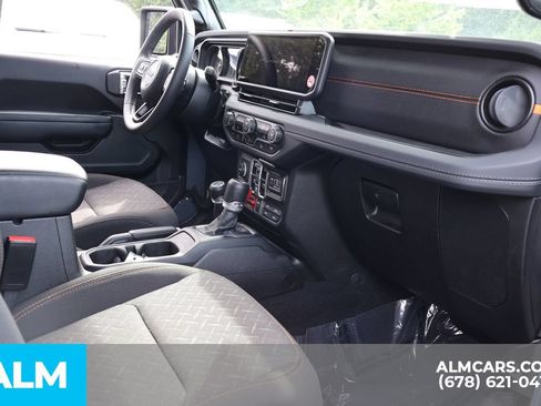Used 2026 Jeep Gladiator Mojave AWD/4WD image 28