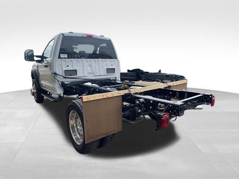 New 2026 Ford F550 4x4 Regular Cab Super Duty w/ XLT Value Package image 2