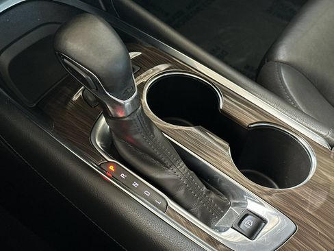 Used 2024 Chevrolet Malibu LT FWD image 18