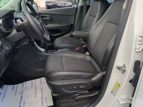 Used 2022 Chevrolet Trax LT w/ LT Convenience Package AWD/4WD image 18