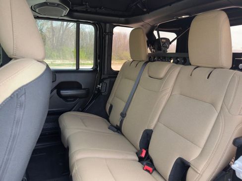 Used 2020 Jeep Wrangler Unlimited Sport AWD/4WD image 17