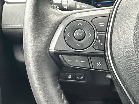 Used 2022 Toyota RAV4 XLE Premium AWD/4WD image 22