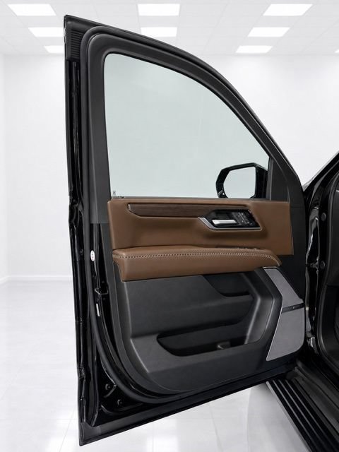 Used 2025 GMC Yukon XL Denali Ultimate AWD/4WD image 58