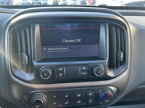 Used 2019 Chevrolet Colorado Z71 image 16