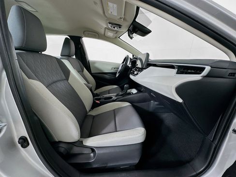 Used 2025 Toyota Corolla LE image 28