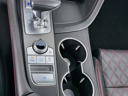 Used 2024 Genesis G70 3.3T image 22