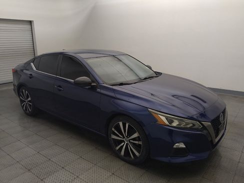 Used 2021 Nissan Altima 2.5 SR FWD image 11