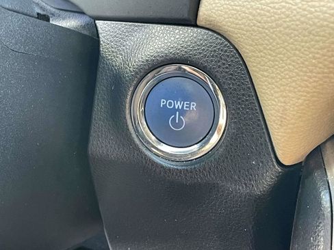 Used 2019 Toyota RAV4 XLE AWD/4WD image 33