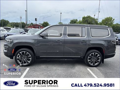 Used 2022 Jeep Grand Wagoneer Series III AWD/4WD image 12