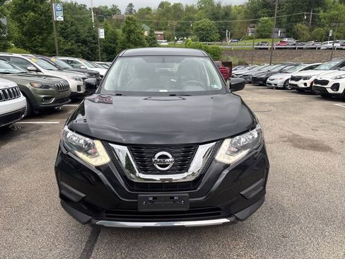 Used 2017 Nissan Rogue S AWD/4WD image 2