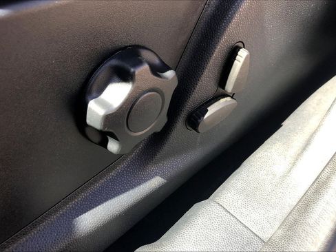 Used 2018 Ford EcoSport SE w/ SE Convenience Package image 34