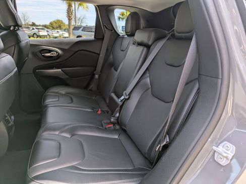 Used 2022 Jeep Cherokee Limited image 15