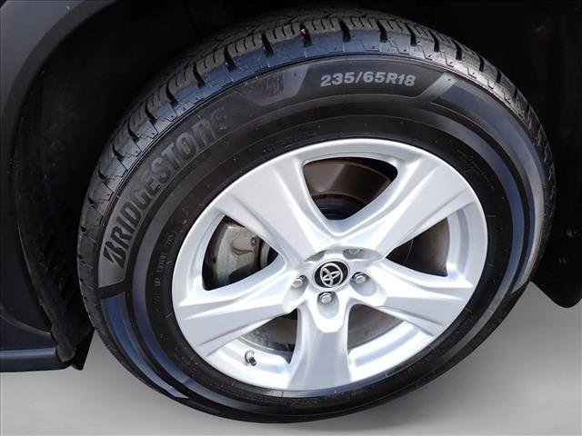 Used 2020 Toyota Highlander LE AWD/4WD image 9