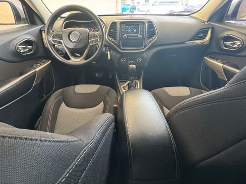 Used 2018 Jeep Cherokee Latitude image 17