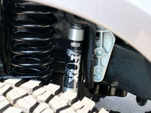 New 2026 Ford F250 Lariat w/ Black Appearance Package image 10