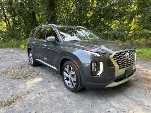 Used 2022 Hyundai Palisade SEL w/ Premium Package AWD/4WD image 2