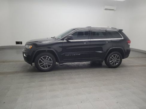 Used 2020 Jeep Grand Cherokee Laredo w/ 18" Wheel & 8.4" Radio Group AWD/4WD image 2